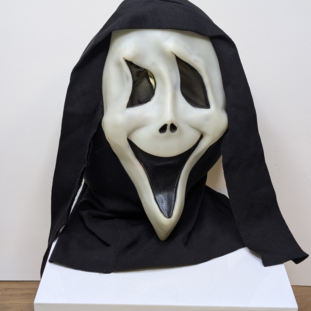 Vintage Scream Fun World Div Smiley Tate Cotton Glow In The Dark Ghost Face Mask